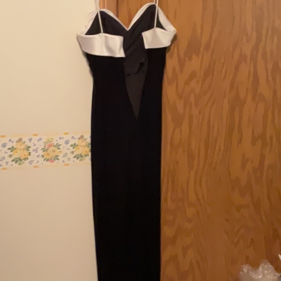 Jaslene Dress - Picture 2 of 5